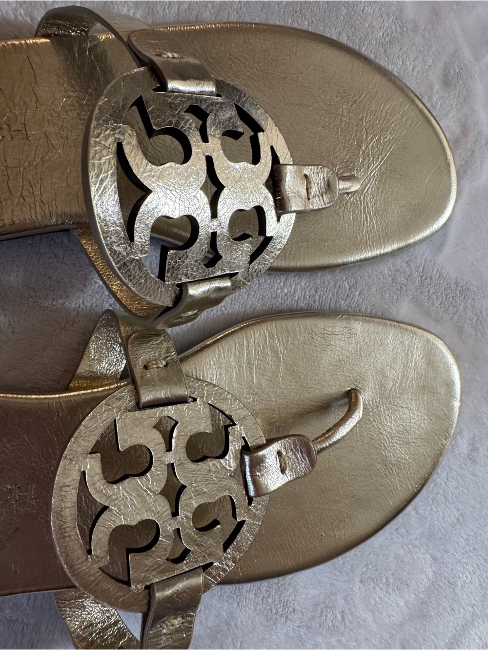 Tory Burch Gold Logo Miller Thong Sandals - Picture 3 of 6